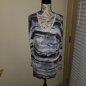 ⚡cabi Muted Watercolor V-Neck Long Sleeve Tee⚡